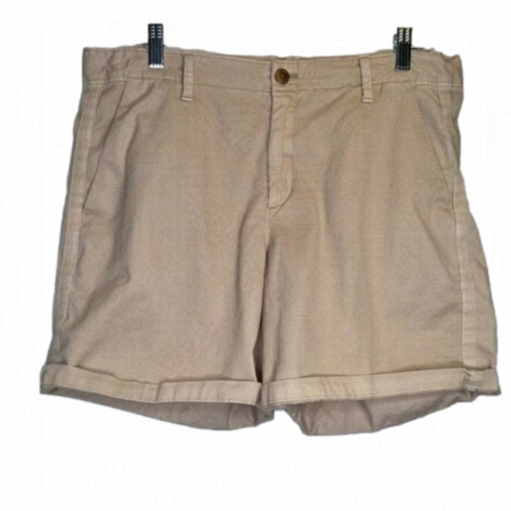 GAP‎ girlfriend chino shorts. Size 12.